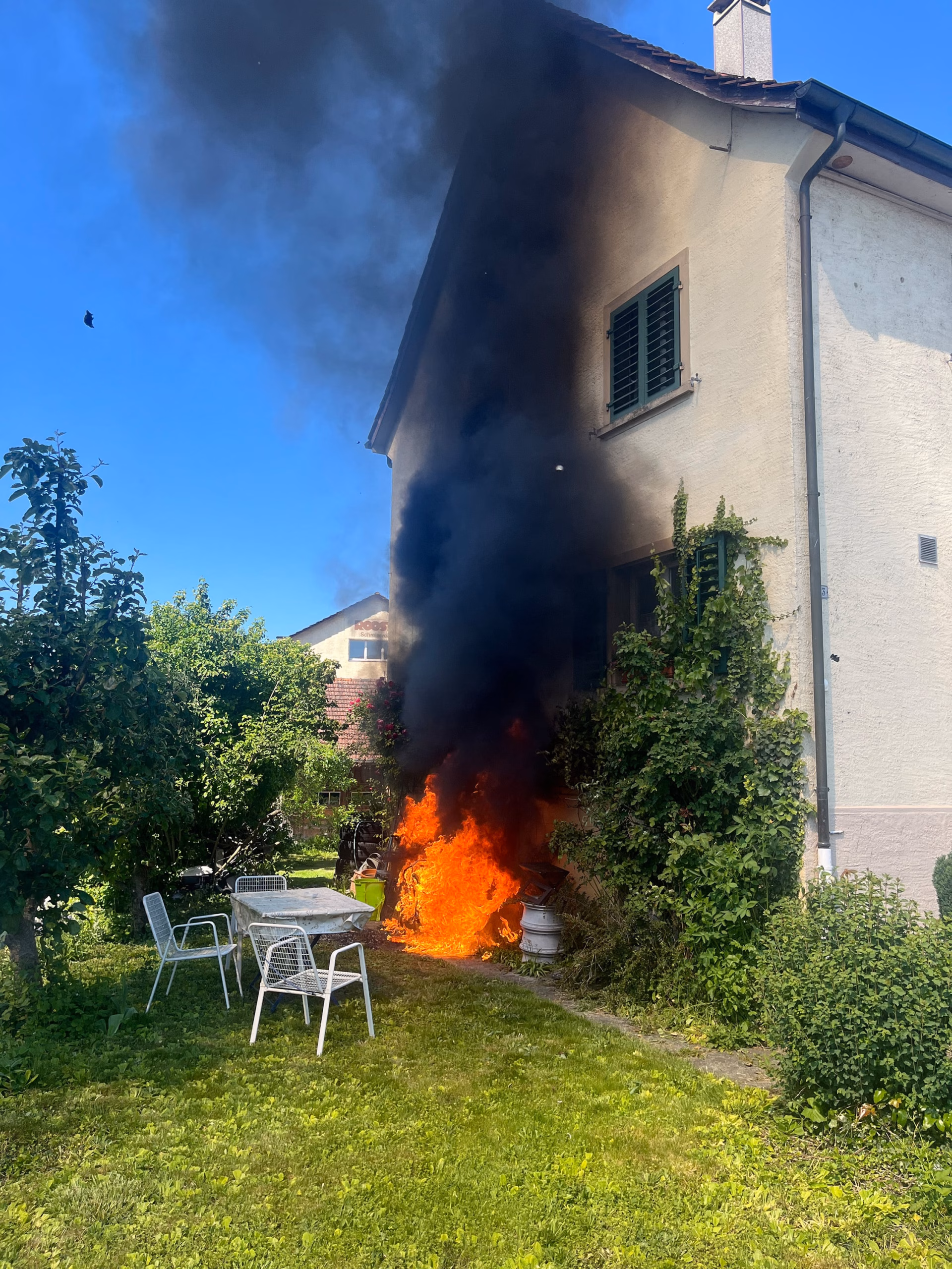 Motorradbrand in Frauenfeld: Tausende Franken Sachschaden, keine Verletzten!