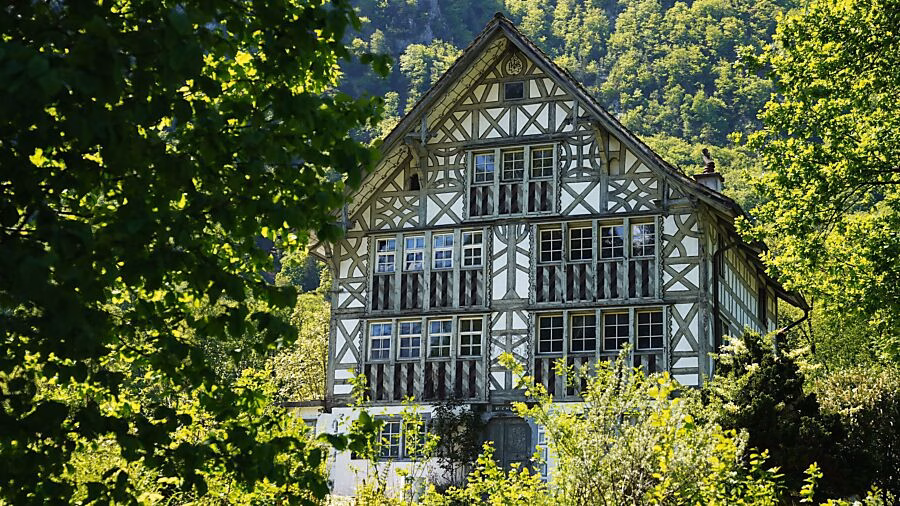 Regierung spendet Millionen für den Erhalt historischer Schätze im Glarnerland!