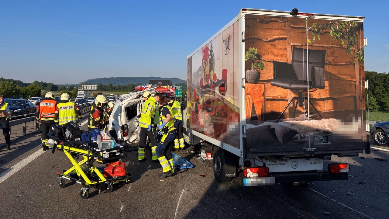 Schock-Unfall auf der A1 bei Birmenstorf: Vier Verletzte und Stau!