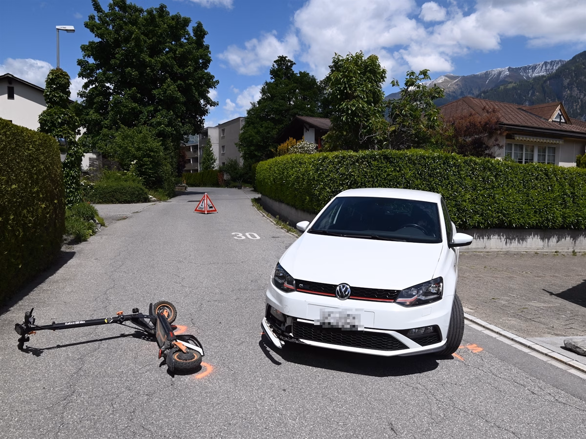 Schock in Cazis: E-Trottinett-Fahrerin bei Unfall verletzt!