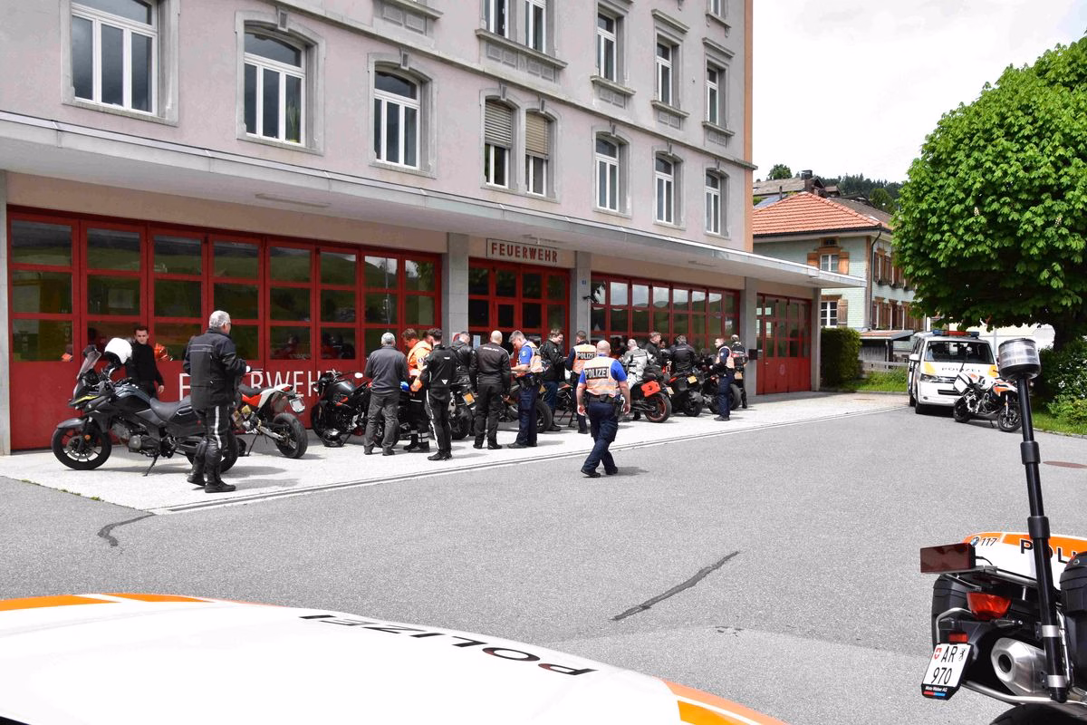 Schockierende Ergebnisse bei Verkehrs­kontrollen: Über 200 Motorräder gecheckt!