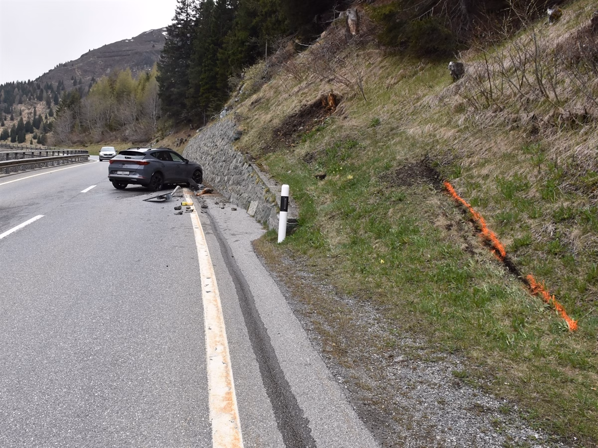 Schrecklicher Unfall auf N29: Auto stürzt nach Böschung ab!