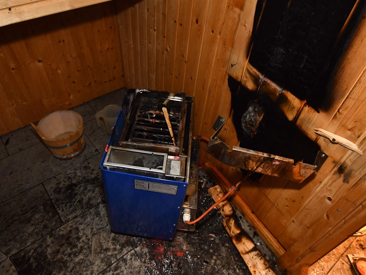 Schwelbrand in Sils: Zwei Bewohner nach Saunafeuer im Spital!