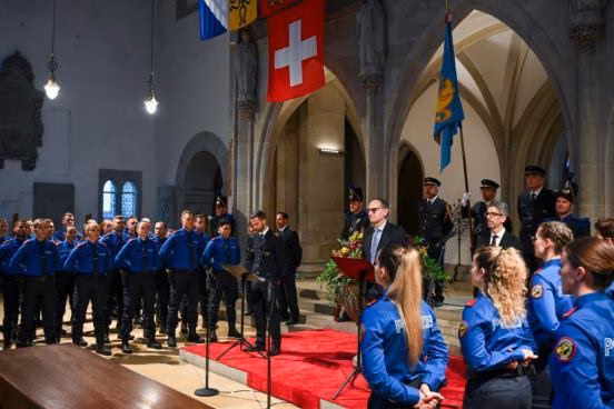 Vereidigung in Zürich: Neue Polizisten treten für Sicherheit ein!