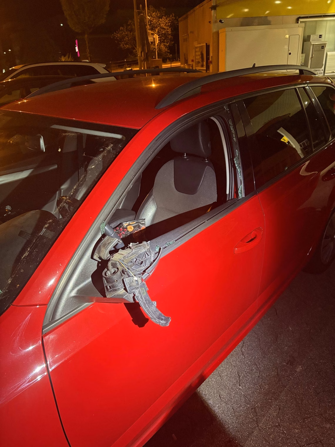 Zeugen gesucht! Unfall auf Stadtautobahn bei St. Finden – Details hier!