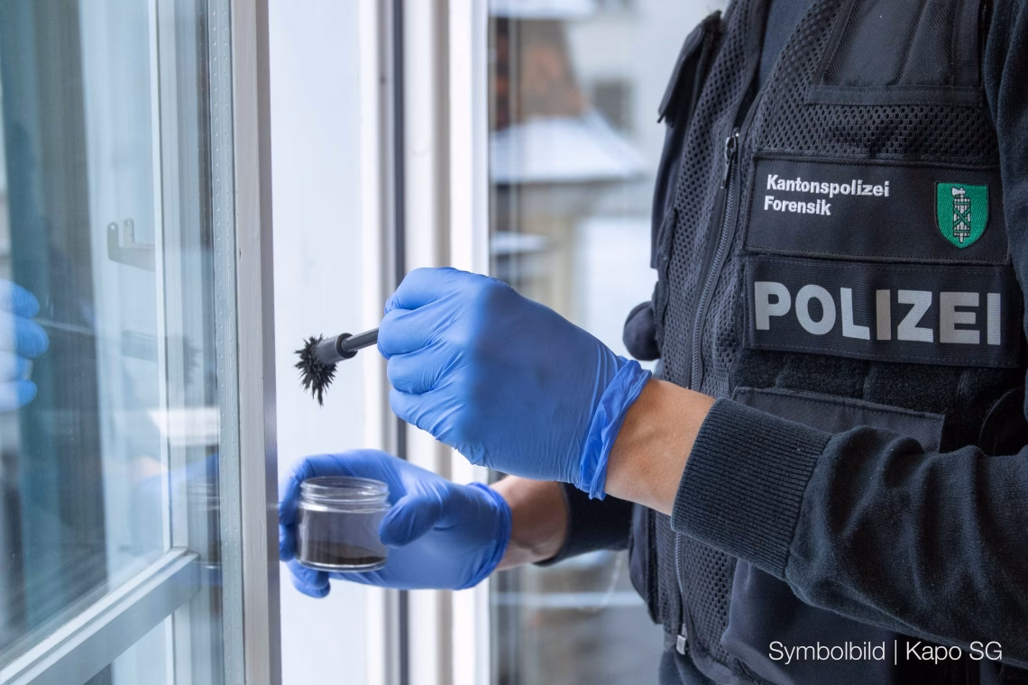 Einbruch in Lebensmittelgeschäft: Täter stehlen Hunderte Franken!
