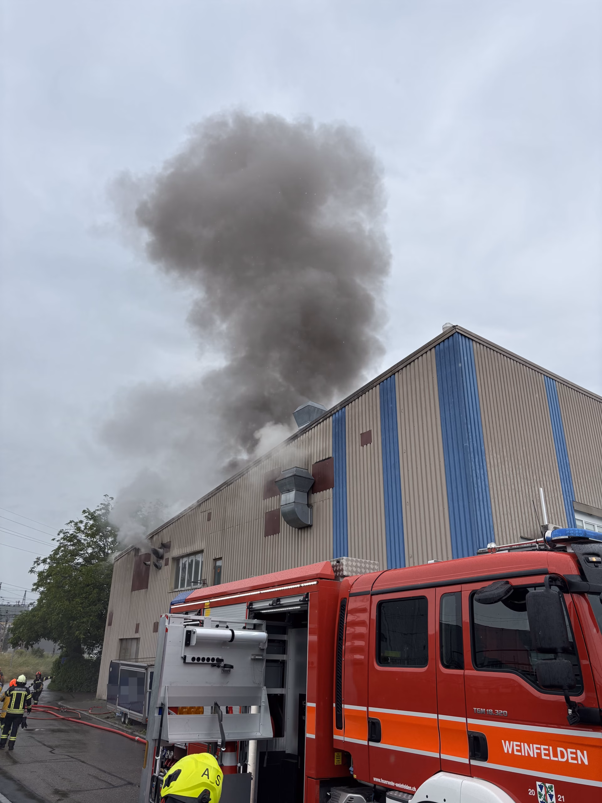 Feuer in Weinfelden: Zwei Verletzte bei Industriebrand!