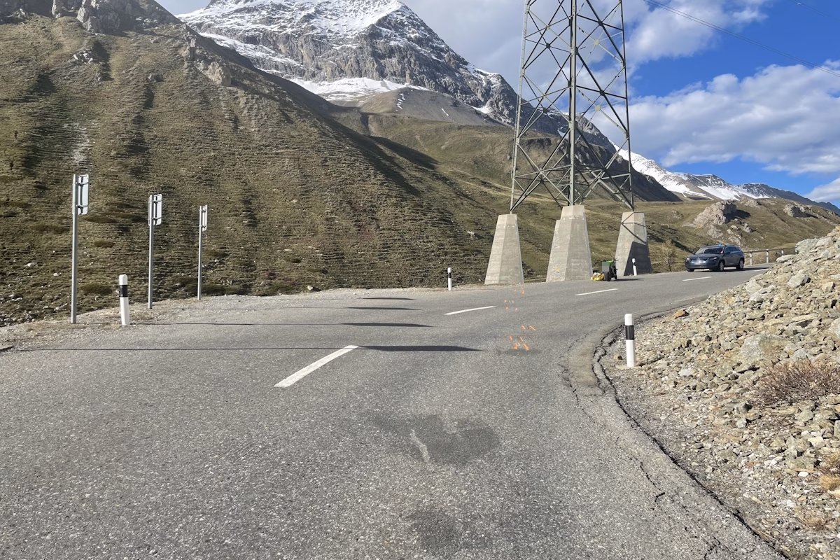 Motorradunfall am Albulapass: Lenker schwer verletzt!