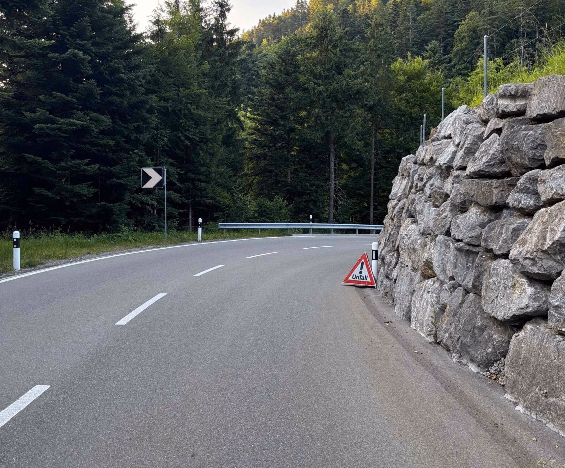 Motorradunfall in Gähwil: 16-Jährige verletzt bei S-Kurve