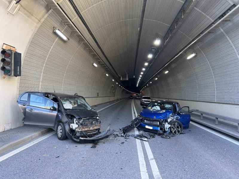Schockierender Frontalzusammenstoß im Montcalia-Tunnel bei Bulle!