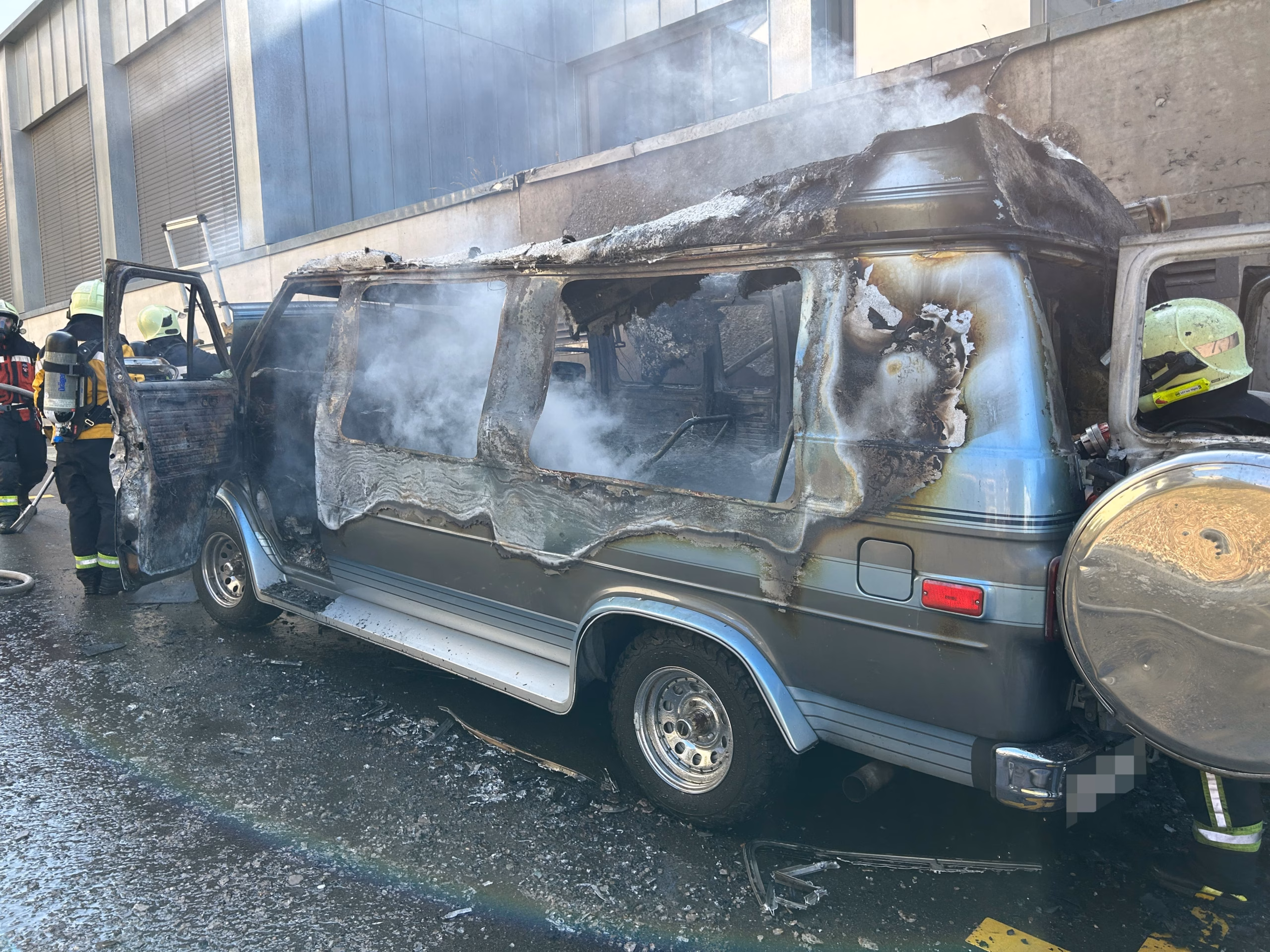 Autobrand in Kreuzlingen: Technischer Defekt verursacht Totalschaden!