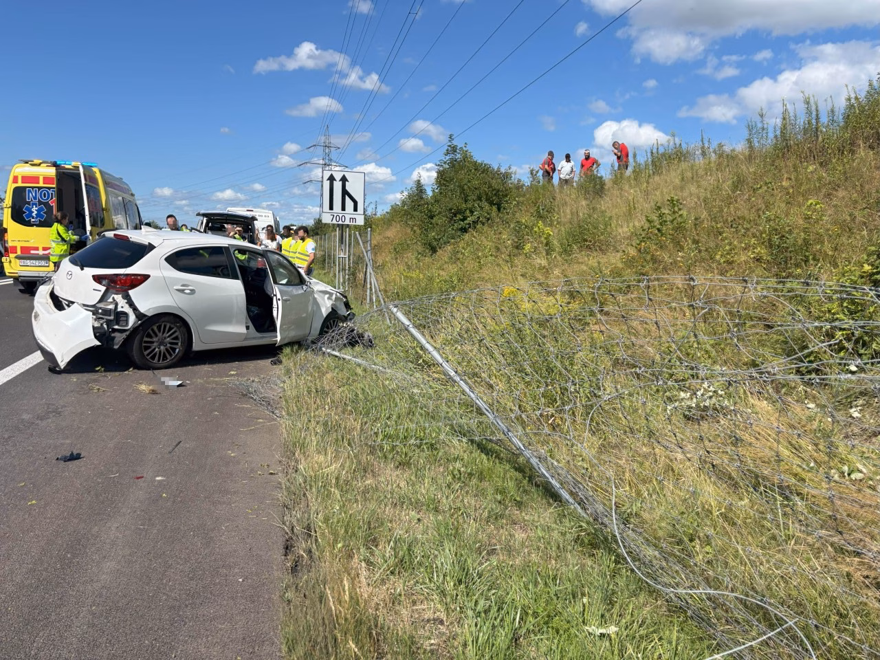 Drama auf der A1: 68-Jährige überschlägt sich mit ihrem Mazda!