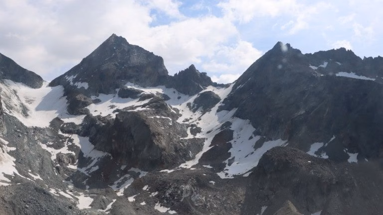 Felsblock-Unfall: Wanderin stirbt tragisch an der Bertolhütte