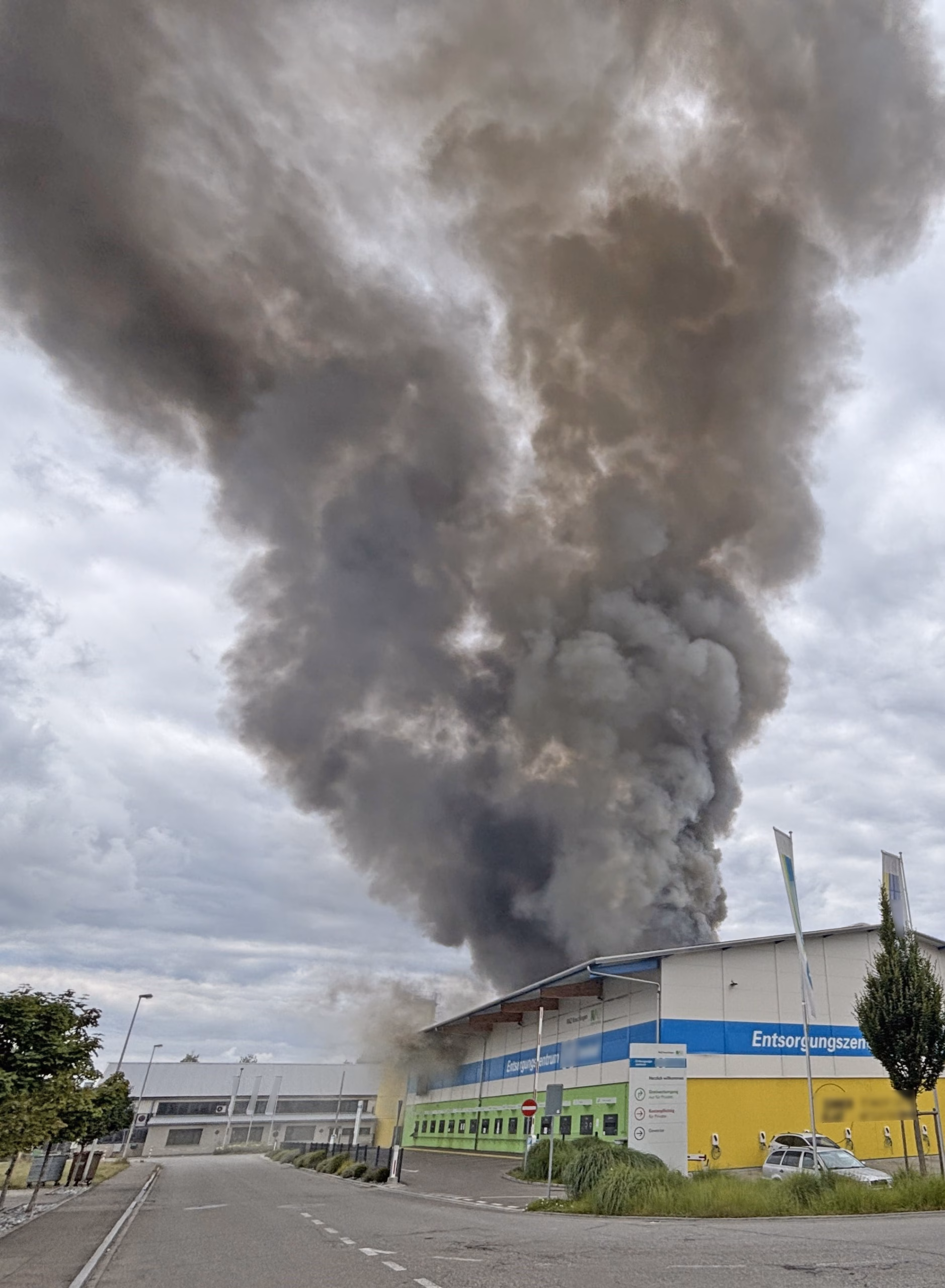 Großer Brand im Entsorgungszentrum Kreuzlingen: Ursache unklar!