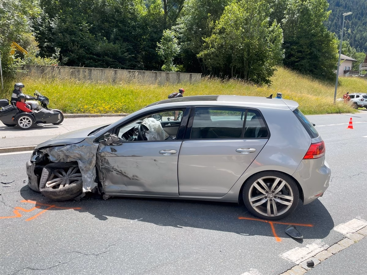 Kollision auf Malojastrasse: Dieselunfall gefährdet Umwelt in Bregaglia