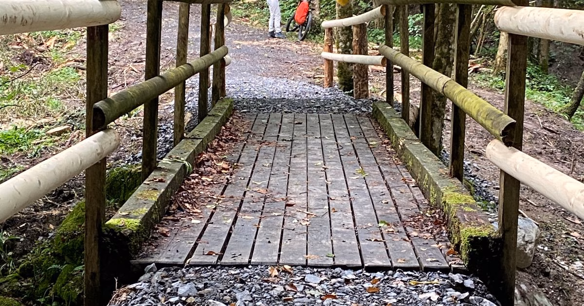 Littibachbrücke in Baar: Wanderweg nach Unwetter endlich wieder offen!