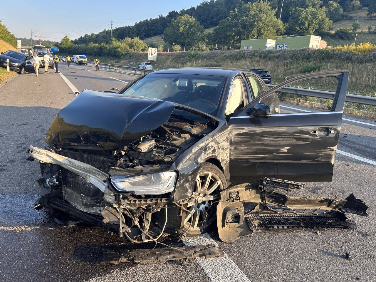 Schock auf der A3: Fünf Autos kollidieren bei Stau – Zwei Verletzte!