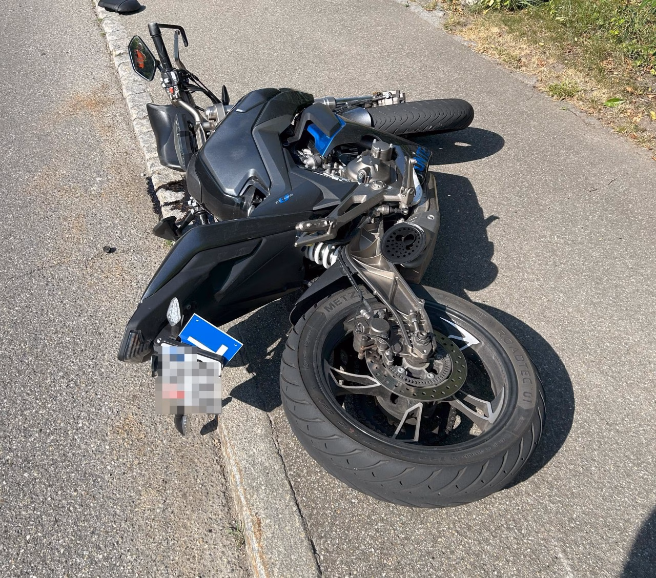 Schwerer Motorradunfall in Birrhard: 18-Jähriger kämpft um sein Leben!