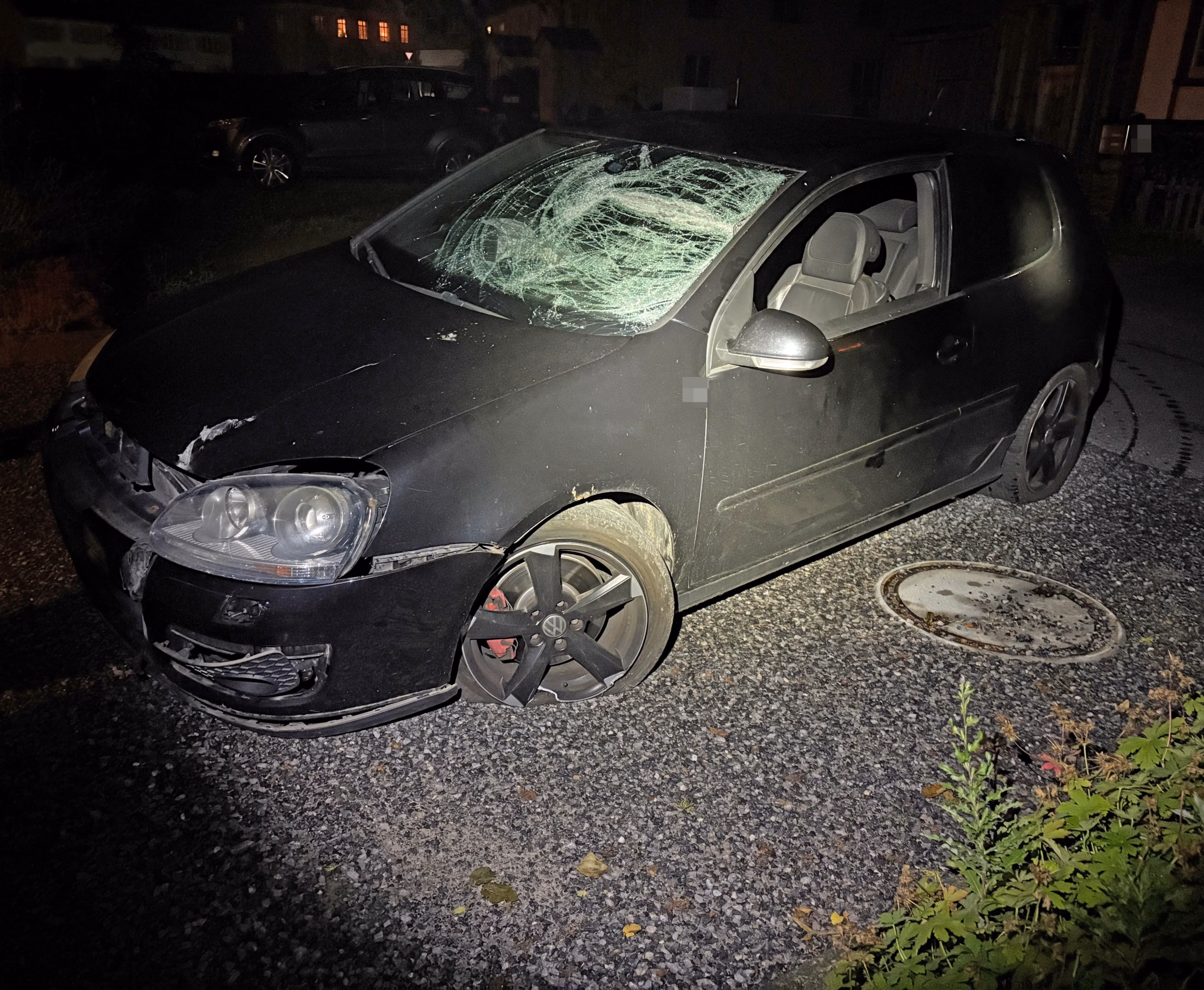Selbstunfall in Eschlikon: Fahrer schläft am Steuer ein – Glück im Unglück!