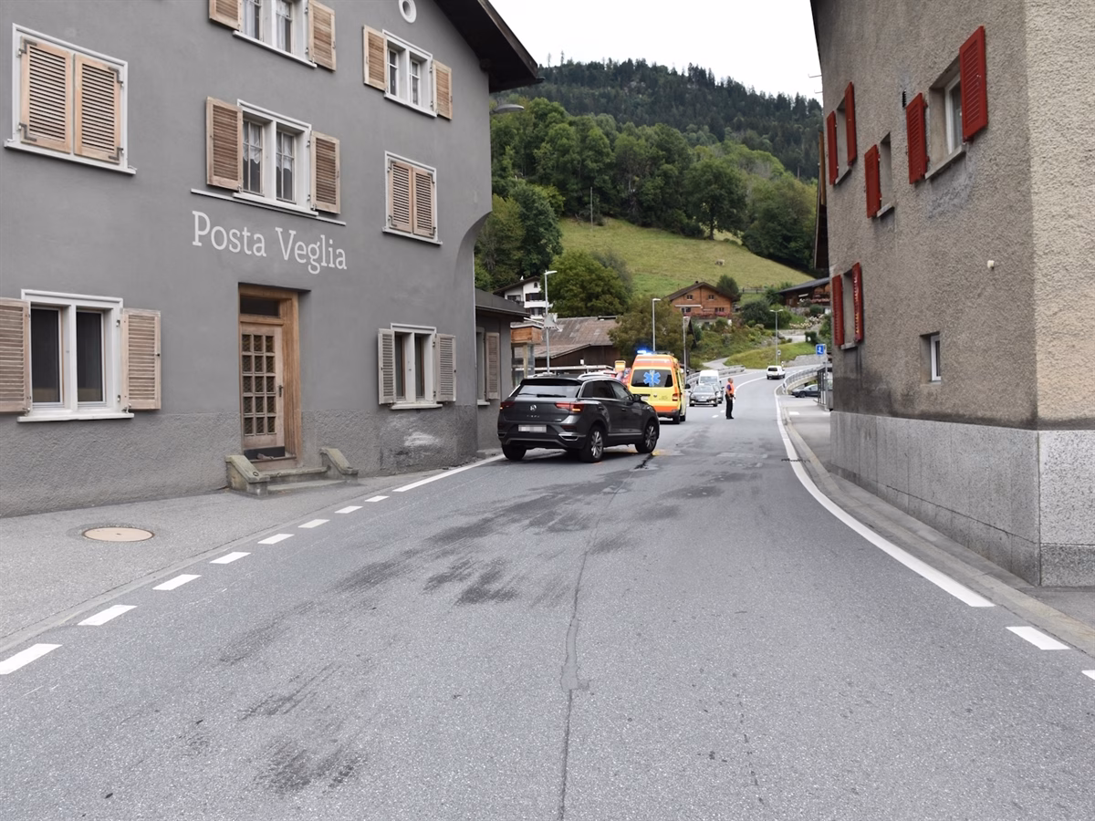 76-Jährige verletzt nach Unfall in Schluein: Sekundenschlaf schuld?