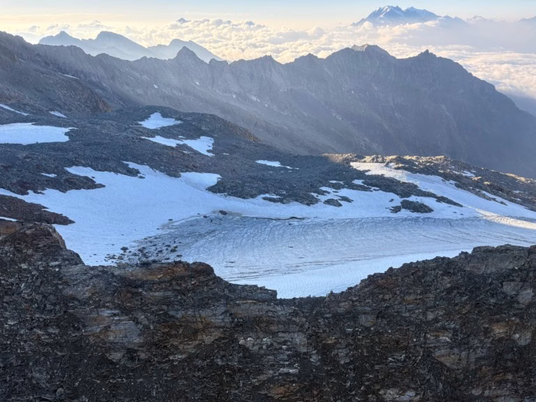 Bergsteiger stürzt todbringend am Bietschgletscher – Tragödie in den Alpen!