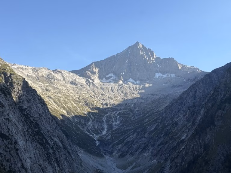 Bergsteiger stürzt tödlich vom Bietschhorn – Staatsanwaltschaft ermittelt