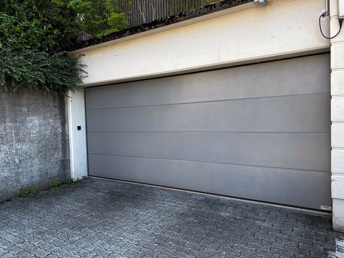 E-Bike-Diebstahl: Unbekannte schlichen sich in Herisauer Garage!