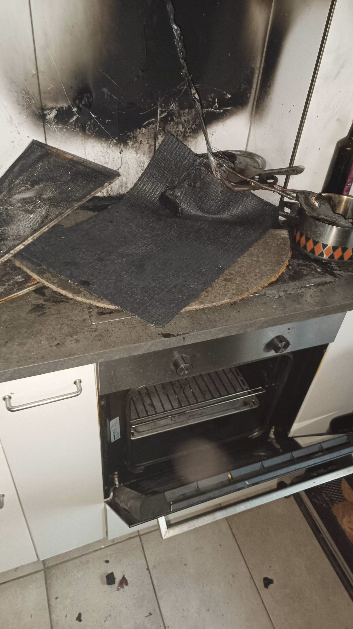Küchenbrand in Herisau: Rauchschaden und drei Personen im Spital!
