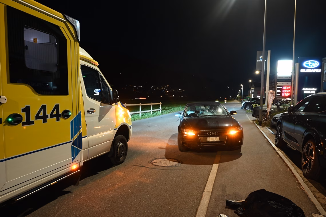 Motorradfahrer (17) verletzt: Aufregender Unfall auf der Zeughausstrasse!