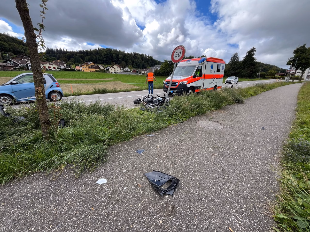 Motorradunfall in Mägenwil: Lenkerin verletzt, Zeugen gesucht!