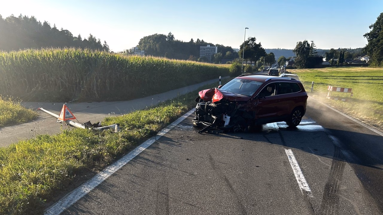 Schlafe am Steuer: Zwei schwere Unfälle in Niederrohrdorf und Wildegg!