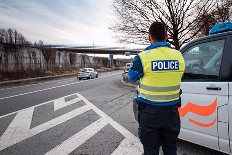 Scooterunfälle und betrunkene Fahrer: Chaos auf Freiburger Straßen!
