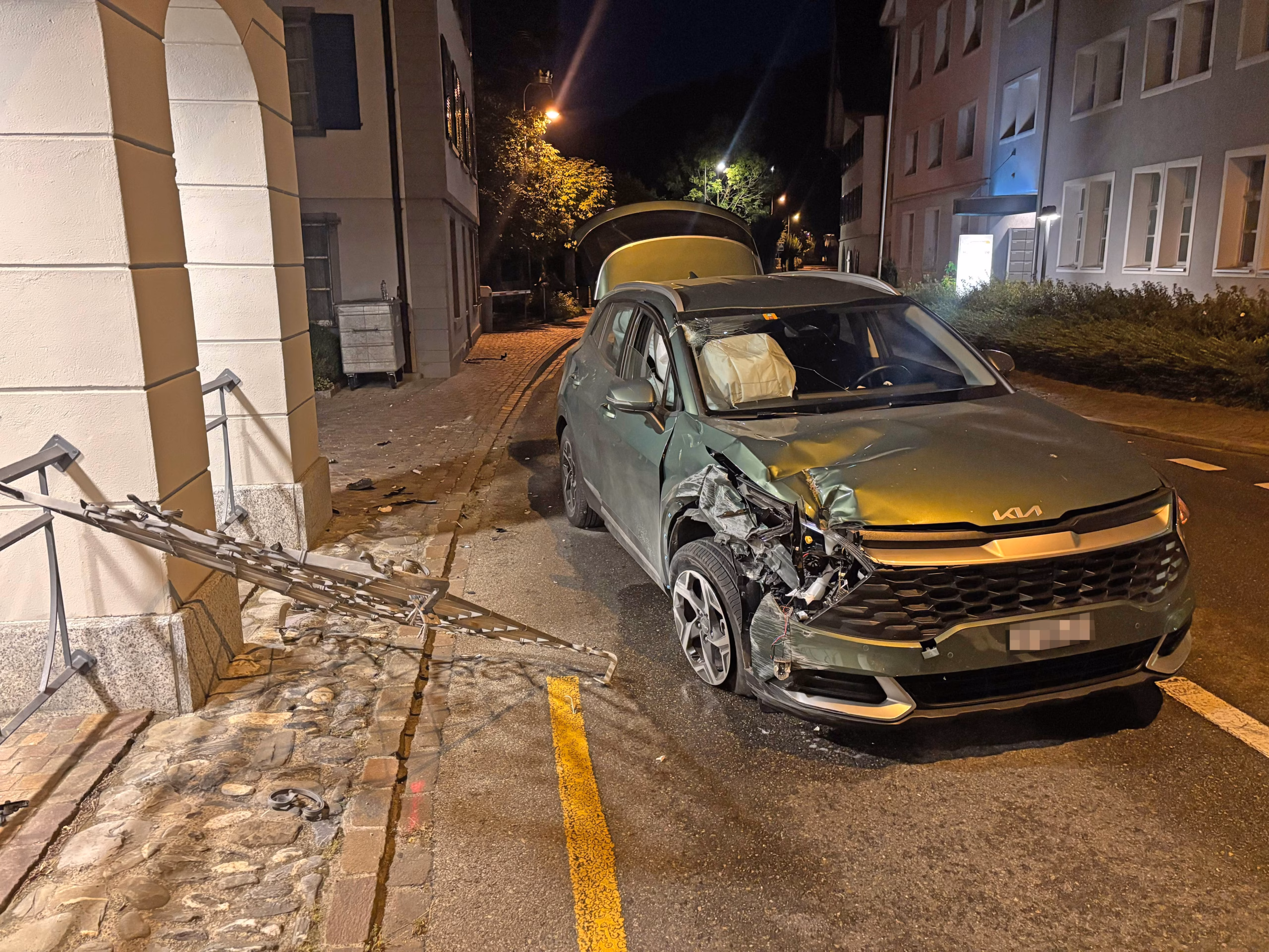 Selbstunfall in Berlingen: Autofahrer schläft am Steuer ein!