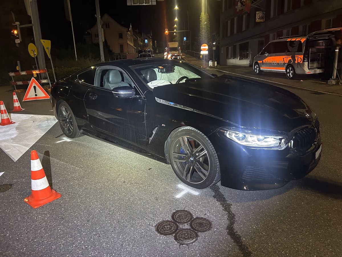 Verkehrsunfall in Herisau: 53-Jähriger verletzt und Auto zertrümmert!