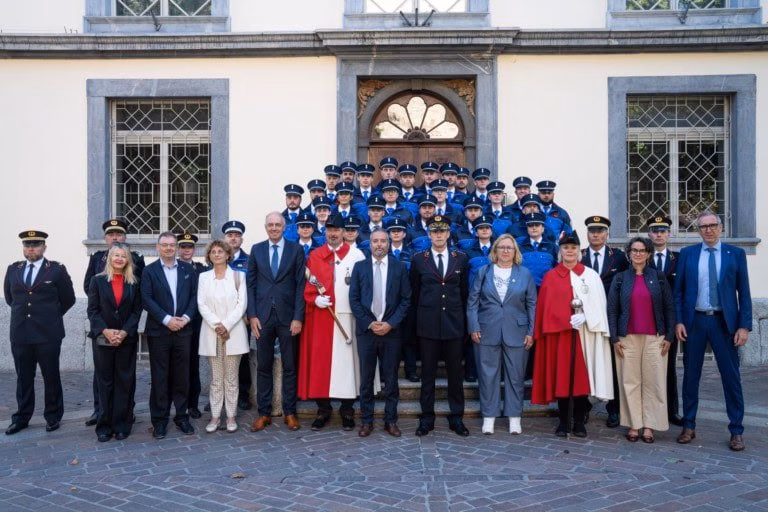 28 neue Polizeikräfte vereidigt – Ein starkes Signal für Sicherheit im Wallis!