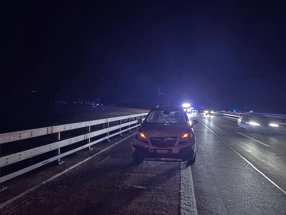 A1 Auffahrunfall bei Gossau: Zwei Fahrer leicht verletzt!
