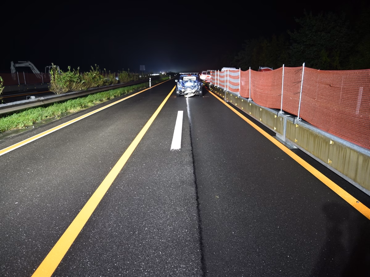 Auffahrunfall auf A13 bei Zizers: Fahrerin im Spital, Lenker ohne Ausweis!