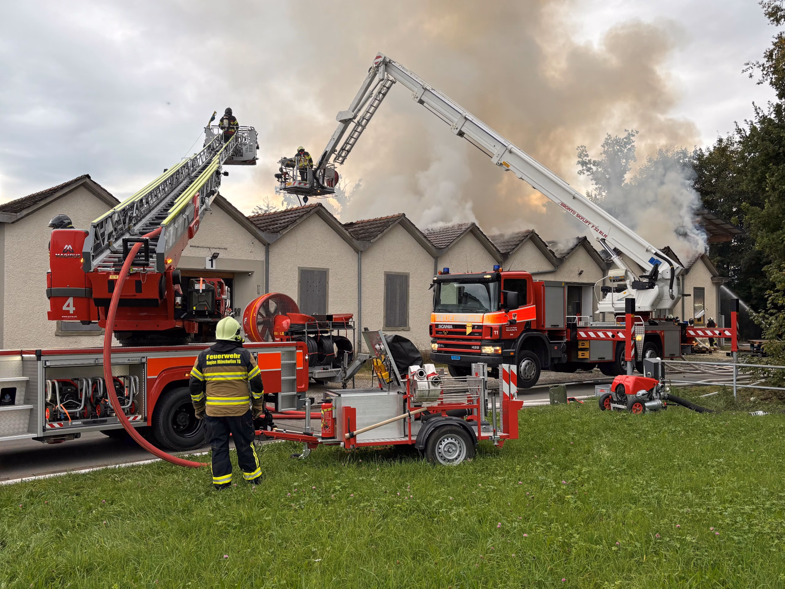 Feuerdrama in Münchwilen: Feuerwehr im Großeinsatz – Verletzte Glücklicherweise Fehlanzeige!