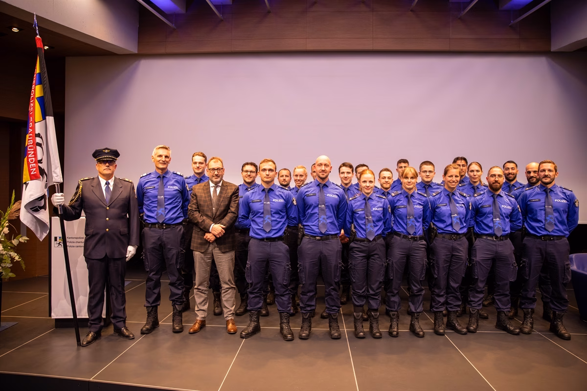 Neuer Einsatz für die Polizei: 5 Polizistinnen und 16 Polizisten vereidigt!