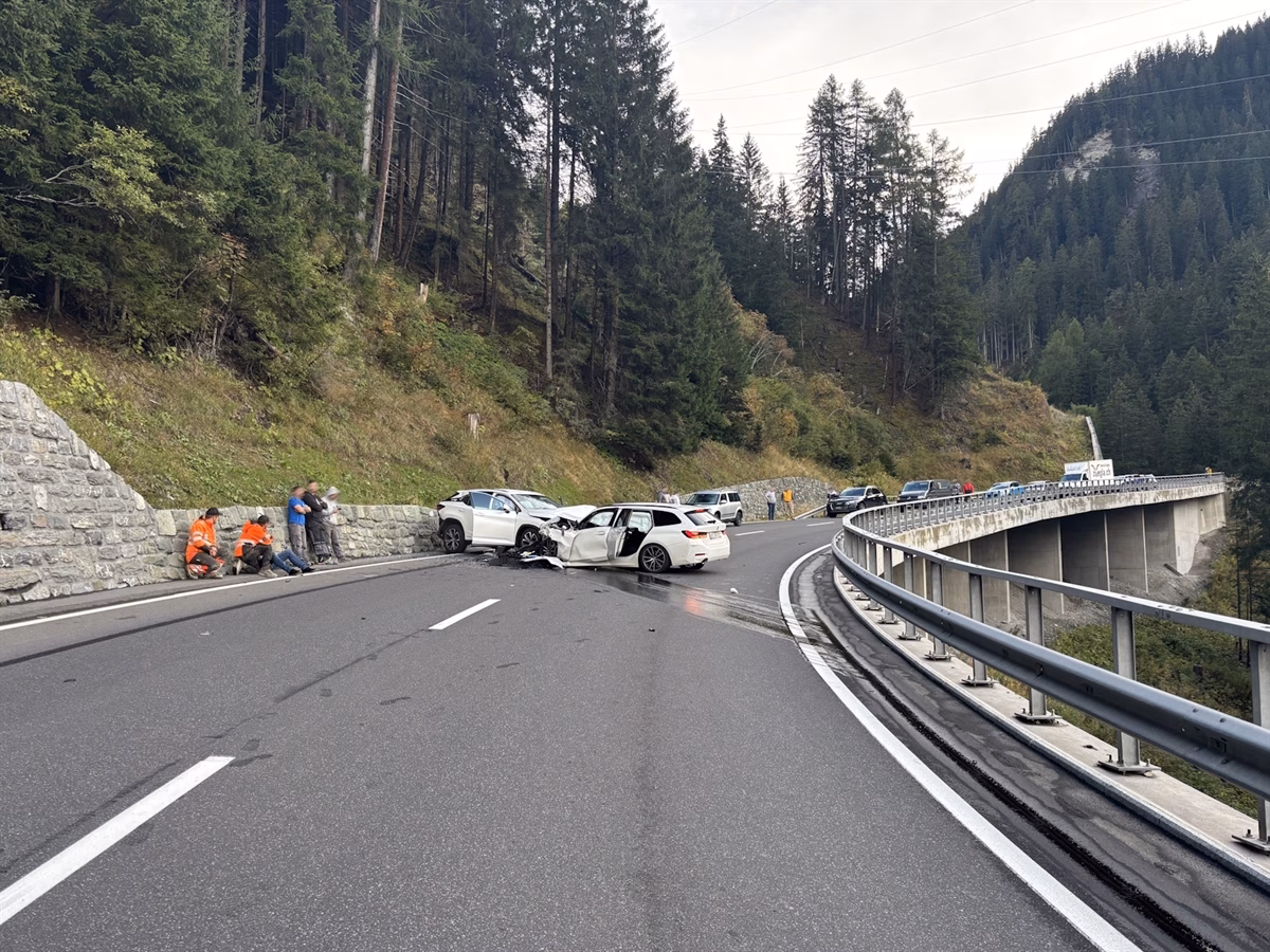 Größte Karambolage auf der N29: Drei Verletzte nach Frontalkollision!