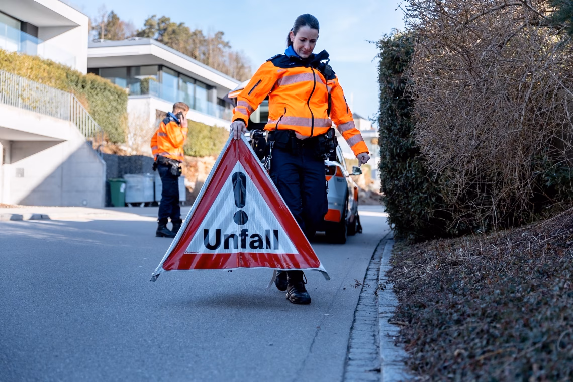 Motorradunfall in St. Gallen: 48-Jähriger stürzt und verletzt sich leicht