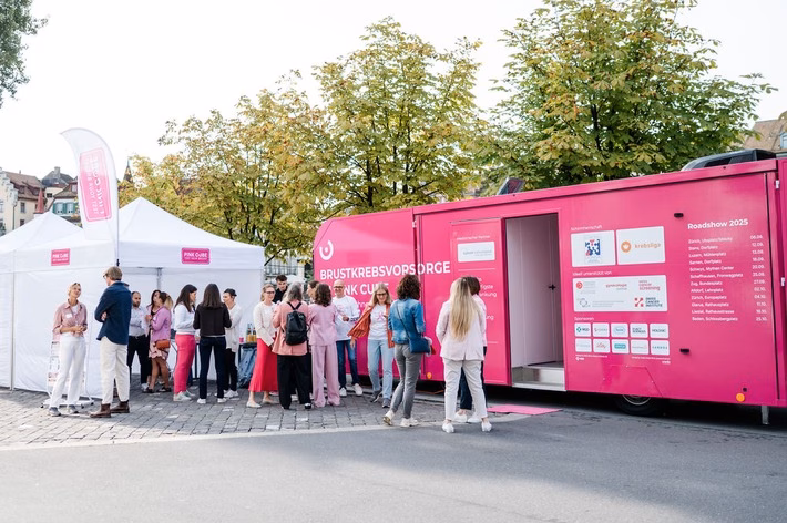 PINK CUBE in Luzern: Brustkrebsvorsorge für alle Frauen!