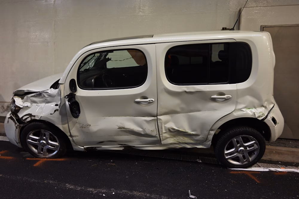 Schwerer Unfall auf A1: Auto kracht in Lastwagen – Stau bis Zürich!