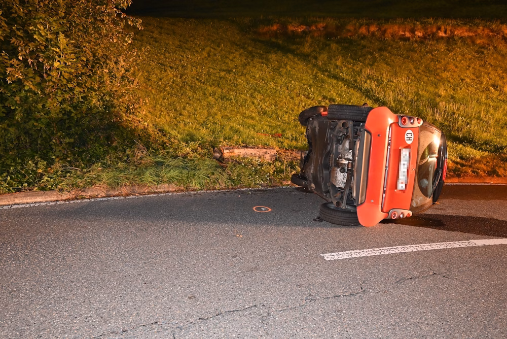 Selbstunfall auf Goldacherstrasse: 27-Jährige verletzt!