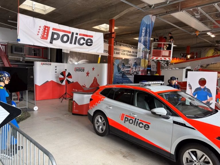 Sicherheit, Spaß und Karriere: Kantonspolizei rockt die Foire du Valais!