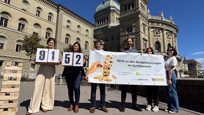 Starke Stimme gegen Sparmaßnahmen: 10.000 Unterschriften für Suchthilfe!