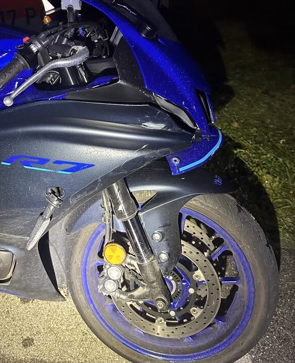 Motorrad-Unfall in Wald: Überhol-Manöver endet im Crash!