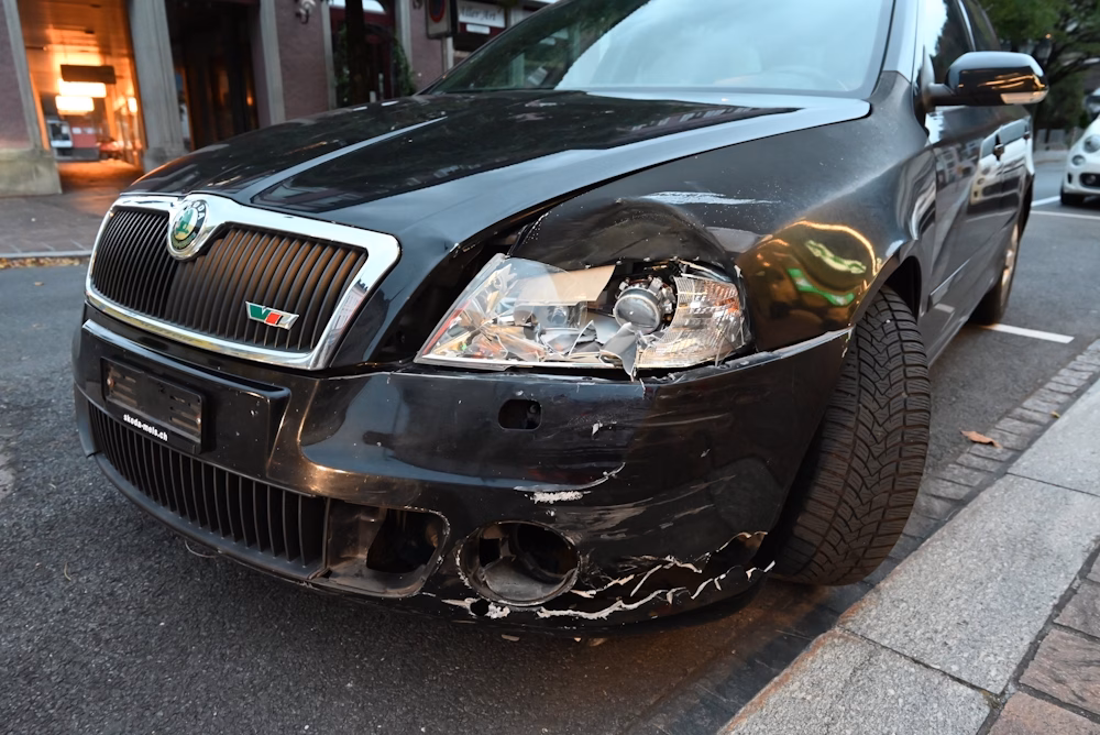 Motorradfahrer schwer verletzt: Unfall auf der Sarganserstrasse!