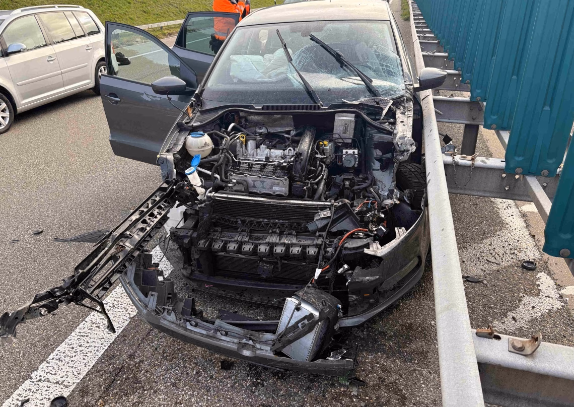 Schock auf A1: Autofahrerin verletzt nach Crash mit Lastwagen bei Wil