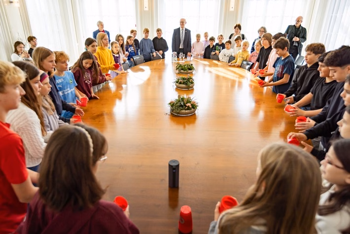 Schulkinder treffen Bundeskanzler: Fragen zur Politik und Solidarität!